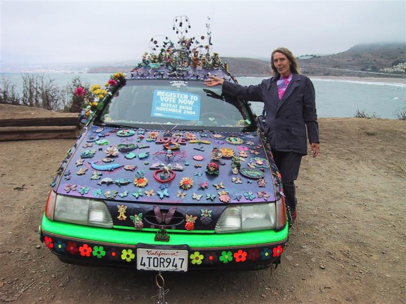 Illustration for article titled Groovalicious Purple Princess Of Peace Art Car Falls On Hard Times, Faces Crusher